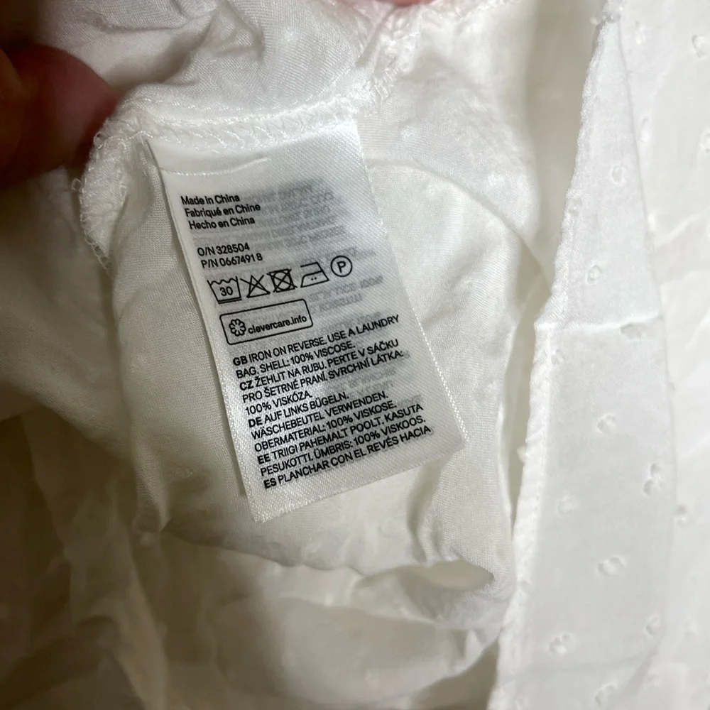 H&M Women’s White V-Neck Spotted Ruffled Long Sleeve Blouse Size 10 - Picture 6 of 6